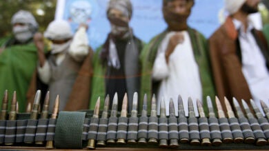 Afganistán anuncia la muerte de al menos 130 talibanes 