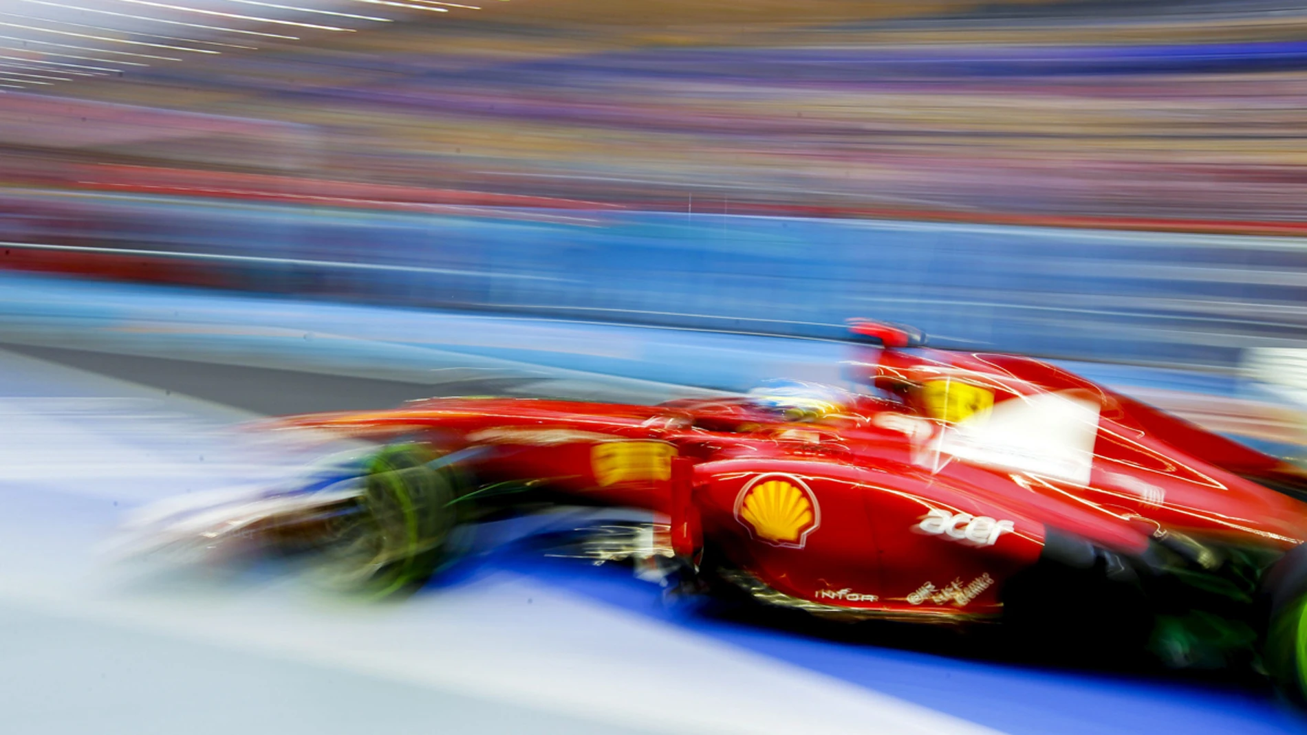 Alonso, a plena velocidad en Singapur