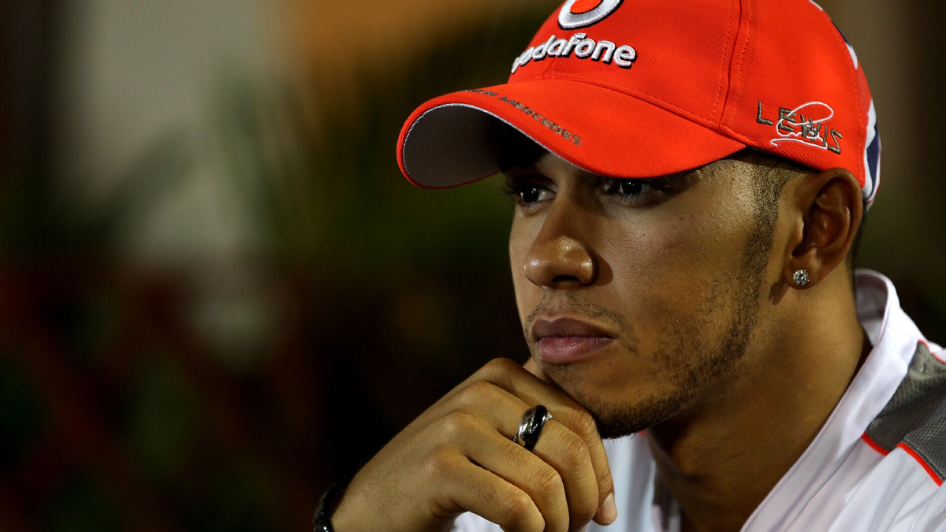 Hamilton, pensativo