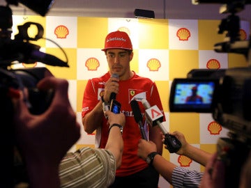 Alonso en rueda de prensa en Singapur