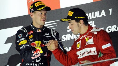 Alonso acaba tercero en el resurgir de Vettel en la noche de Marina Bay