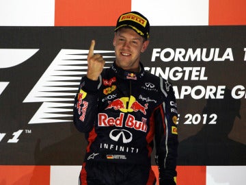 Vettel muestra su dedo
