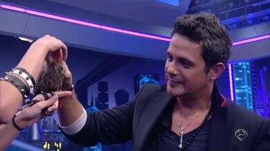 Alejandro Sanz hace cosquillas a un autillo