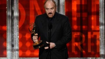 Louis CK recibió el galardón que lo señala como uno de los mejores guionistas