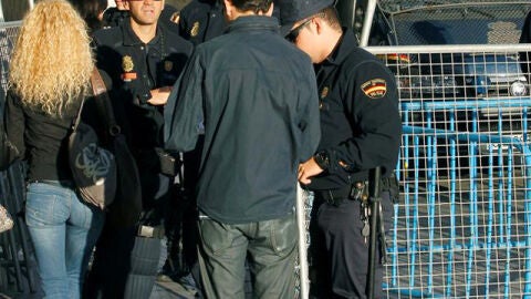 La Polic&iacute;a pide la identificaci&oacute;n en el Congreso