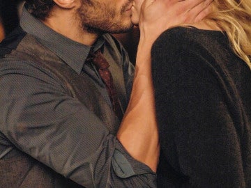 Graham besa a Emma