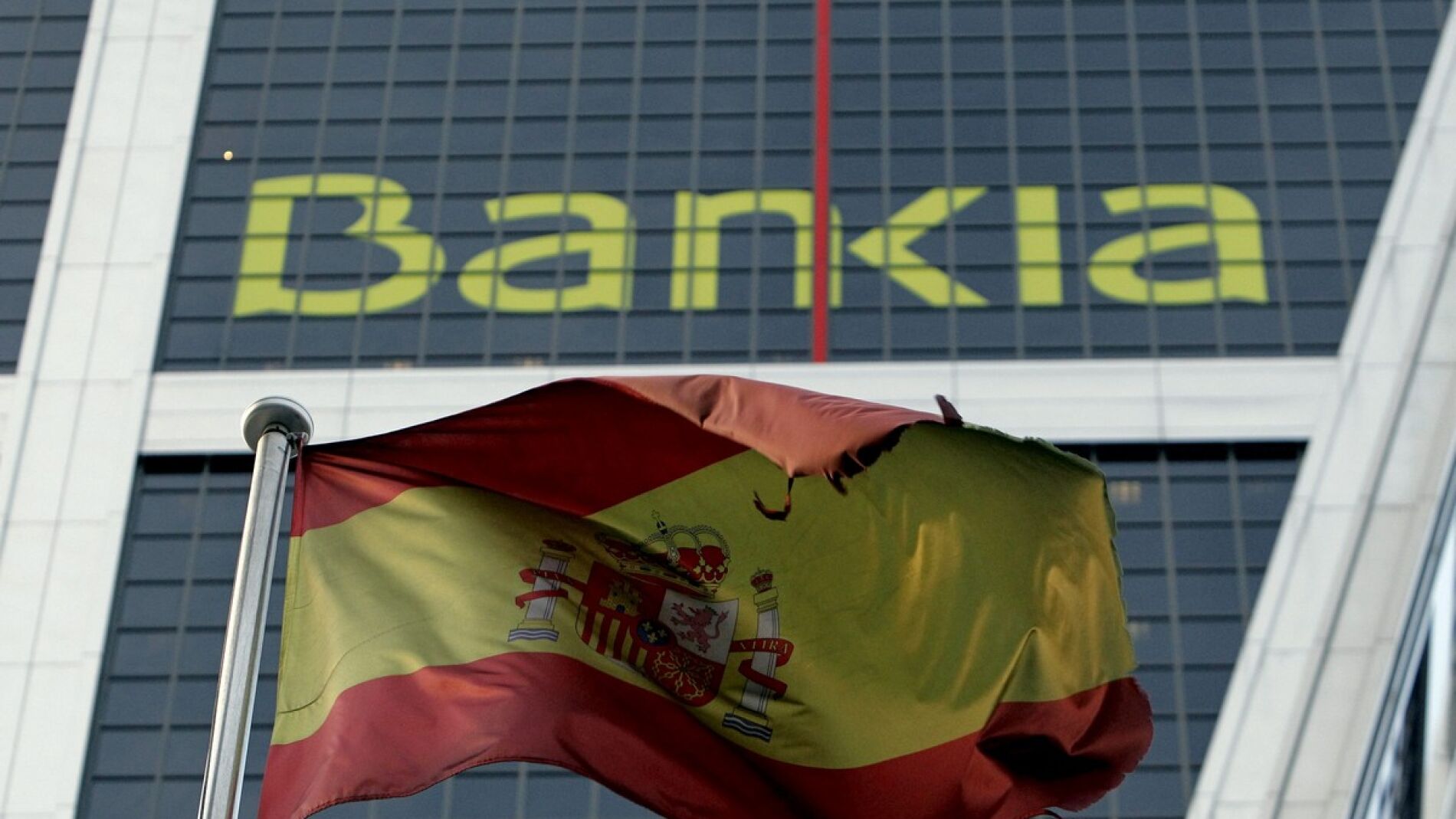 Bankia es la entidad que m&aacute;s necesita para sanearse, 24.743 millones. 