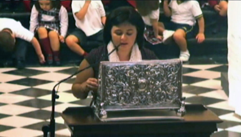 Ruth Ortiz durante la misa en homenaje a sus hijos
