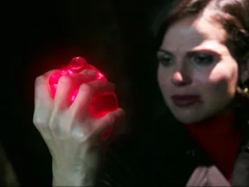 Regina aplasta el corazón de Graham Regina aplasta el corazón de Graham