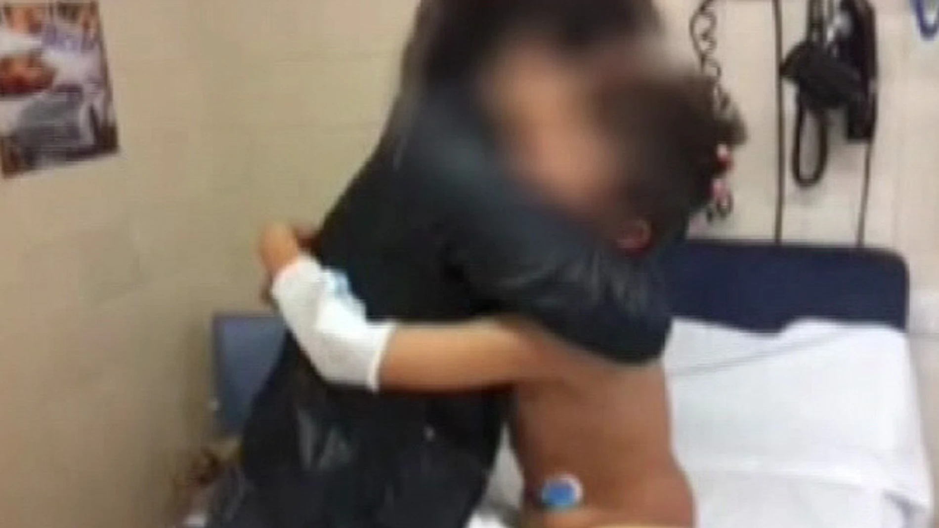Reencuentro entre el niño secuestrado en Barcelona y su madre Reencuentro entre el niño secuestrado en Barcelona y su madre
