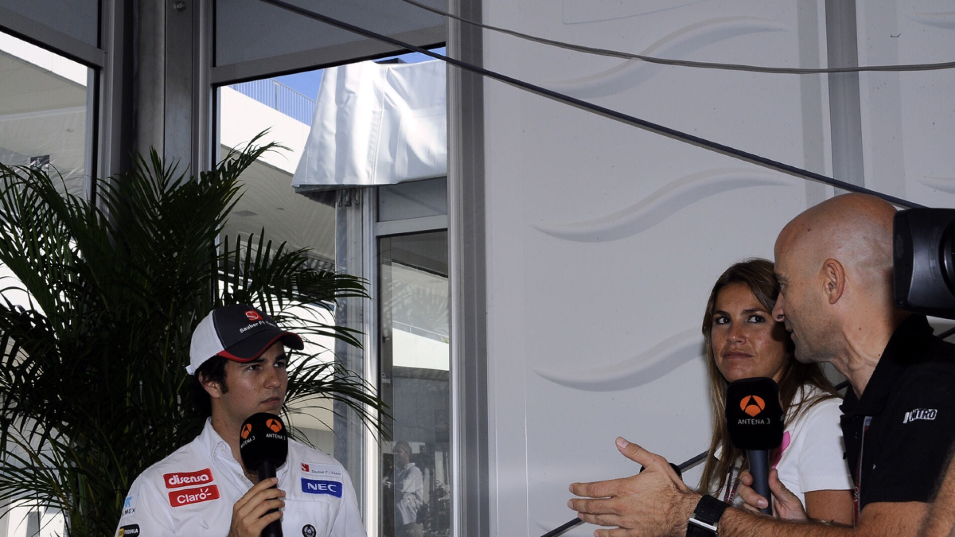 Nira y Lobato entrevistan a Sergio P&eacute;rez