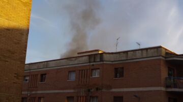 Humo provocado por el incendio de Paterna