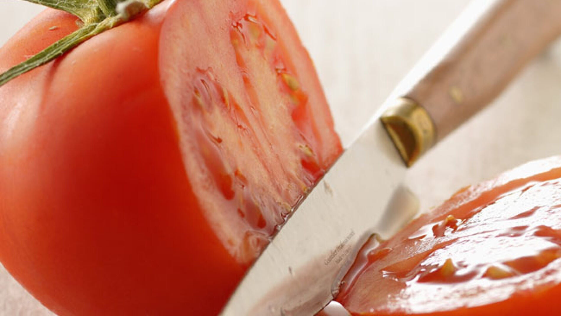 El consumo de tomate reduce el riesgo de padecer c&aacute;ncer de pr&oacute;stata