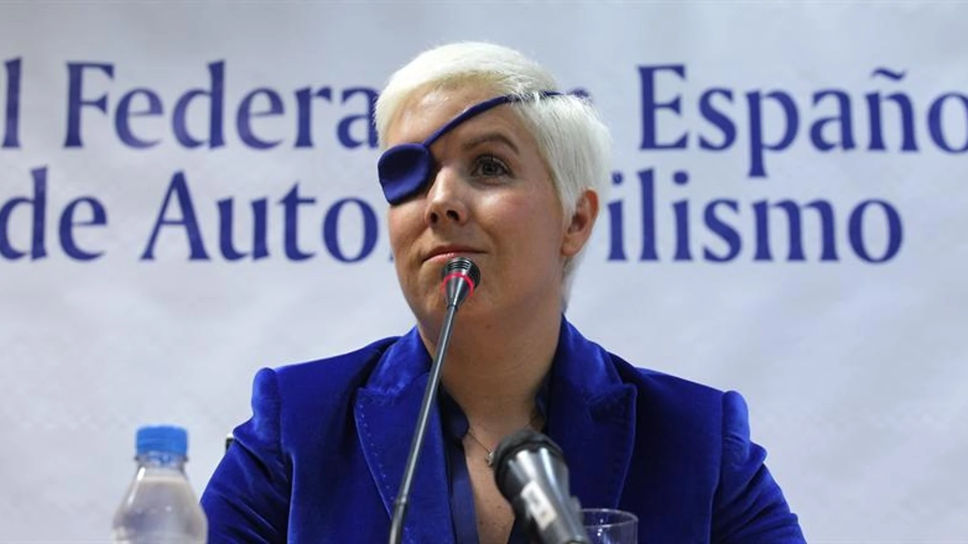 María de Villota en rueda de prensa María de Villota en rueda de prensa