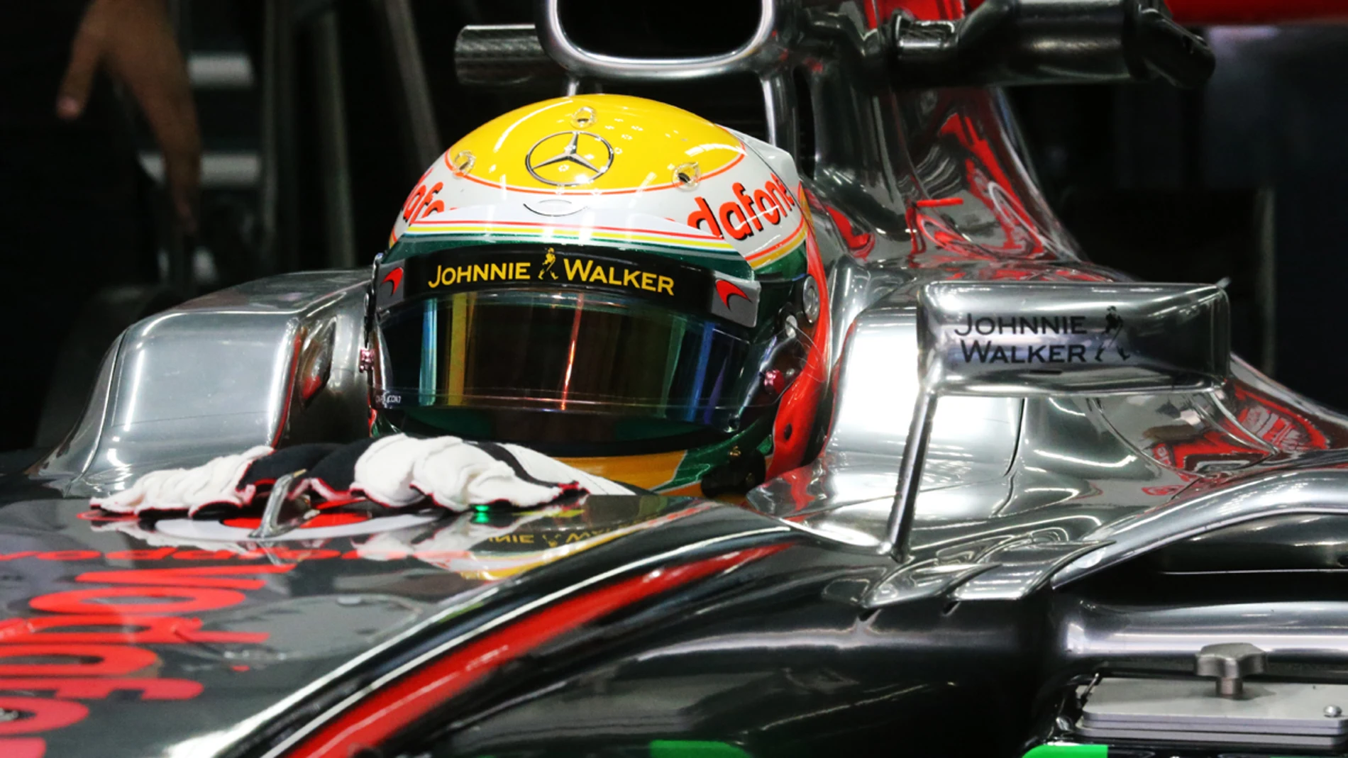 Hamilton, en el cockpit de su McLaren