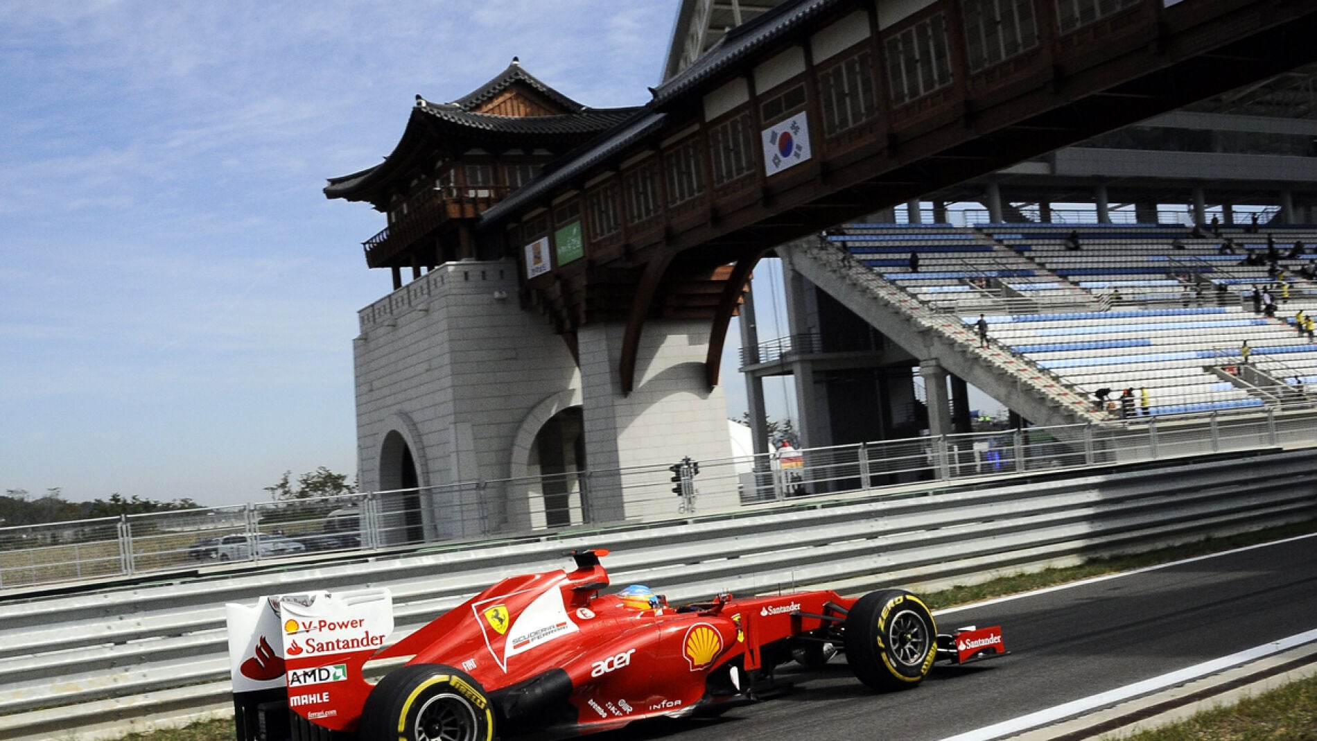 Alonso rueda en Corea