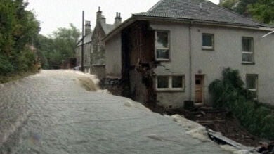 Las fuertes lluvias asedian el este de Escocia