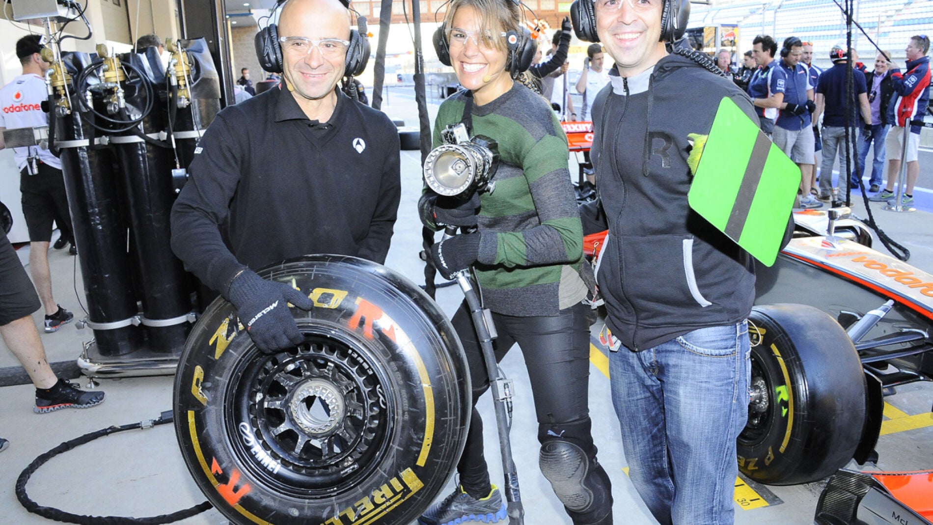 El equipo de Antena 3 en un pit stop