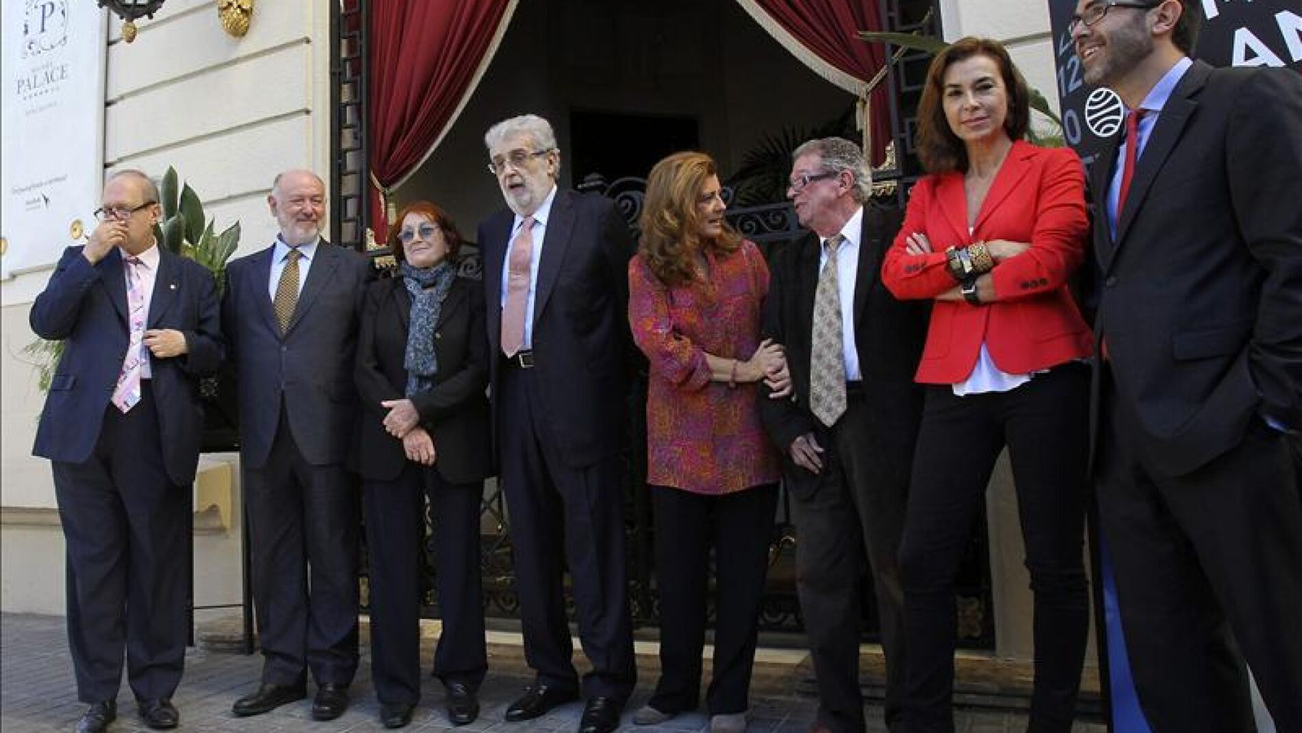 El presidente del Grupo Planeta, José Manuel Lara, junto a los miembros del jurado del Premio Planeta.