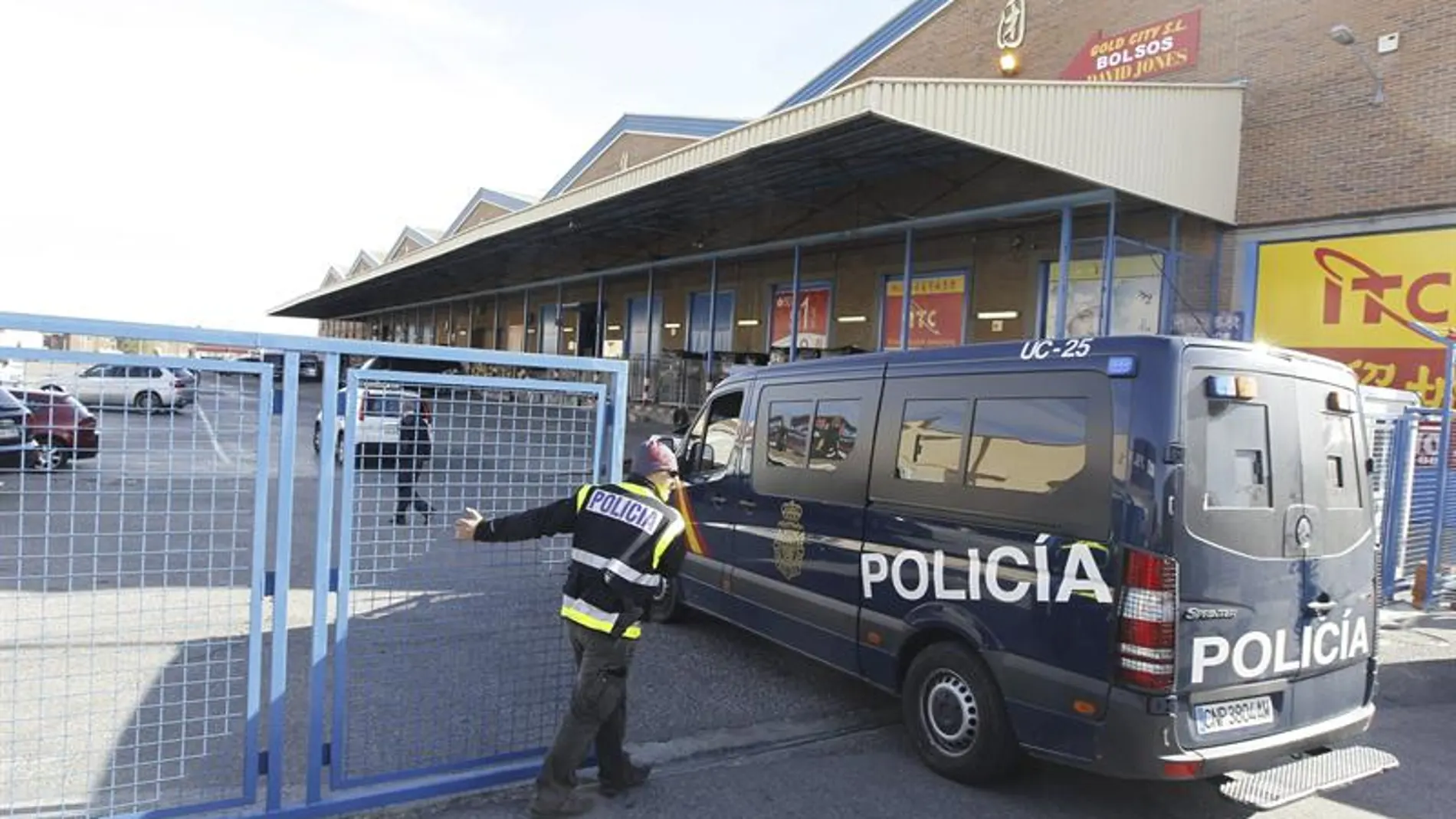 Redada policial en Cobo Calleja Redada policial en Cobo Calleja