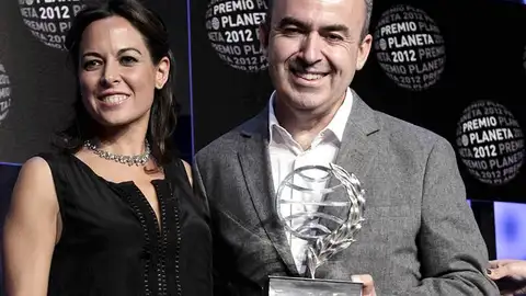 Mara Torres y Lorenzo Silva Mara Torres y Lorenzo Silva
