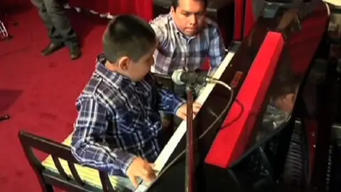 Niño prodigio invidente Niño prodigio invidente