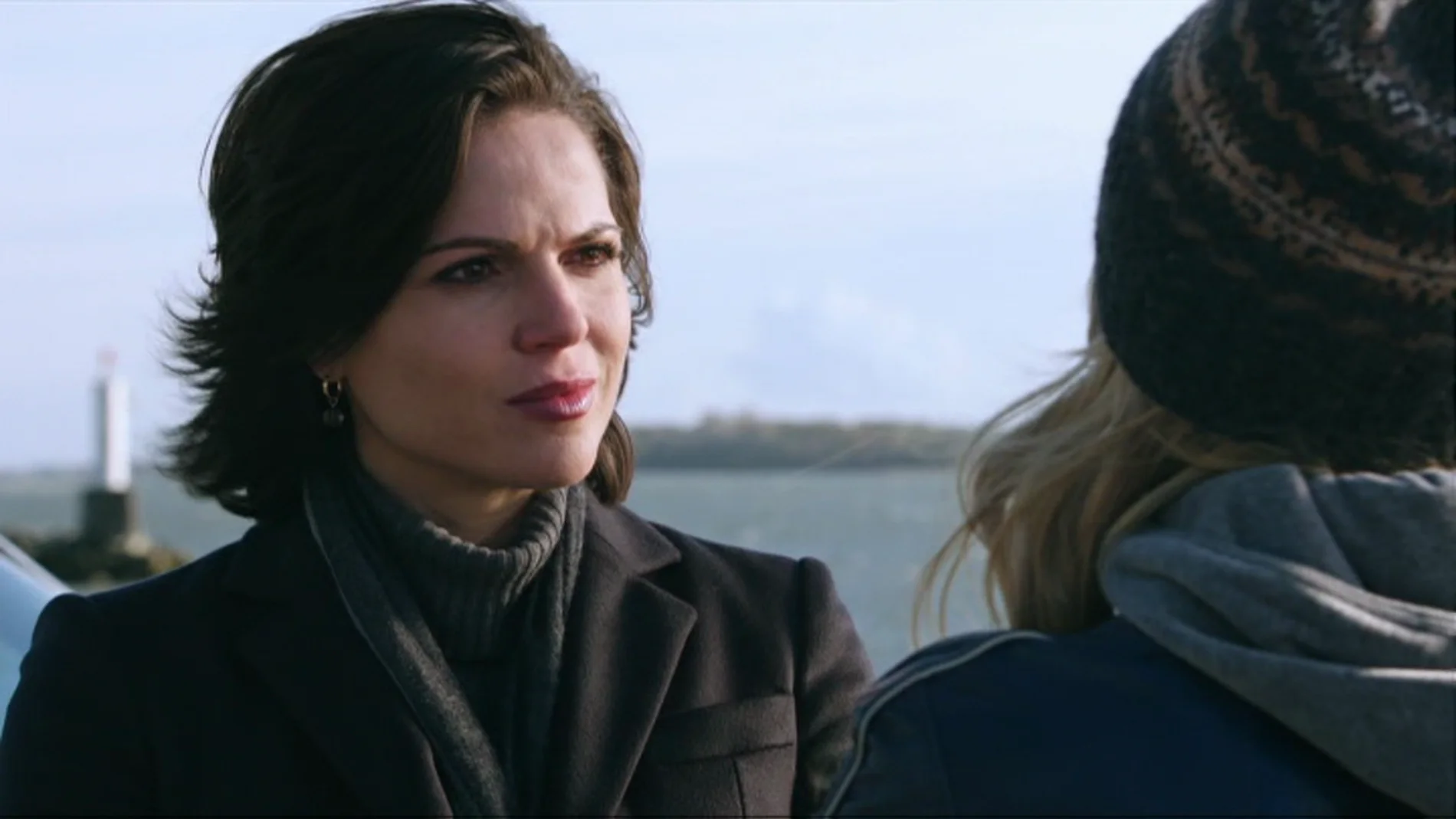 Regina destruye el escondite de Henry y Emma