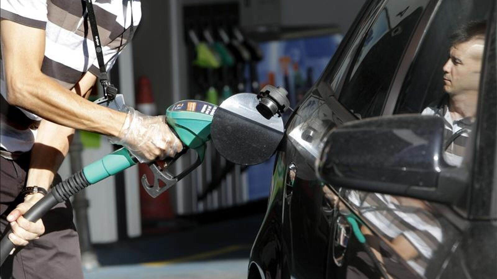Las carreteras no podrán tener tres gasolineras seguidas del mismo operador