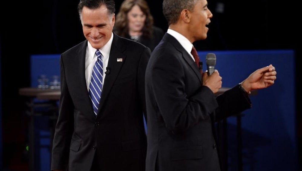 Obama y Romney en el segundo debate electoral.
