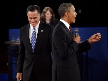 Obama y Romney en el segundo debate electoral.