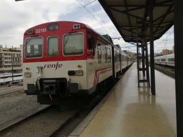 Tren de cercanías entre Murcia y Alicante