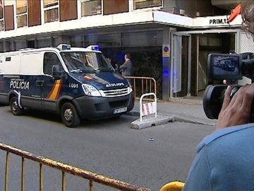 Furgón Policial ante la Audiencia Nacional, en Madrid. Furgón Policial ante la Audiencia Nacional, en Madrid.