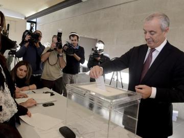 Pachi Vázquez durante su votación