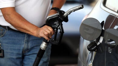 La gasolina y el gasóleo, un 0,7% más baratos tras dos semanas de subidas