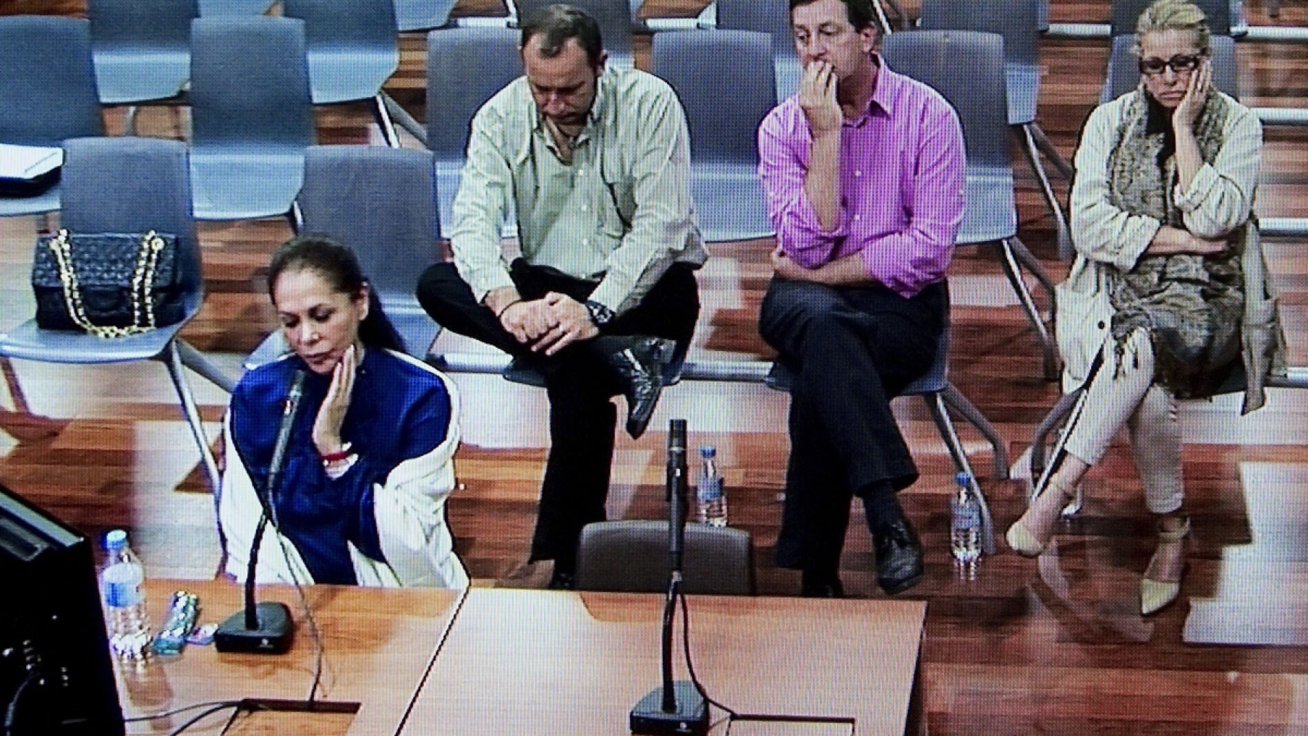 Isabel Pantoja s&oacute;lo responde a las preguntas de su defensa