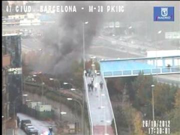 La Calle 30 de Madrid, colapsada por una espectacular humareda