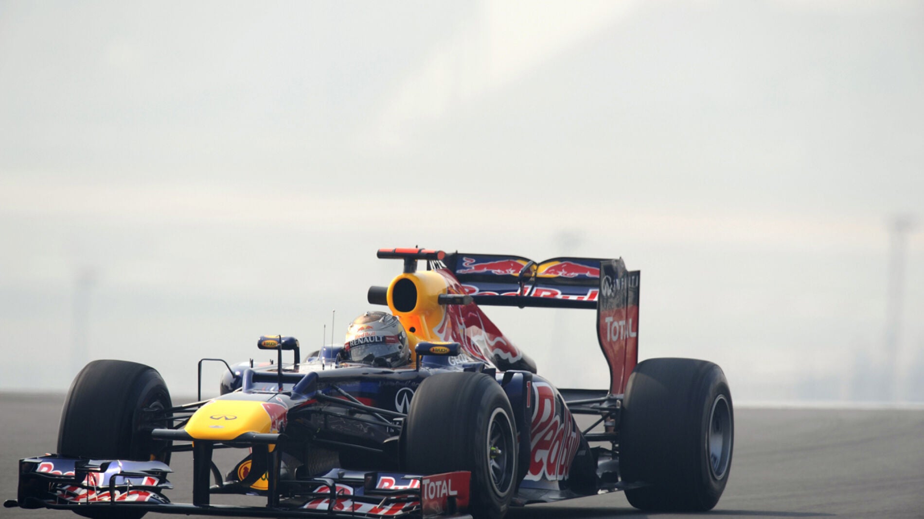 Vettel conduce su Red Bull