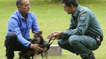 Verdi con su padre adoptivo y el instructor