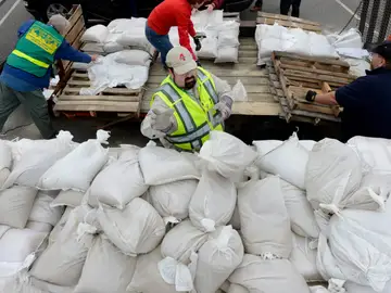 Los habitantes de los estados de la costa atlántica se preparan para recibir a 'Sandy' Los habitantes de los estados de la costa atlántica se preparan para recibir a 'Sandy'