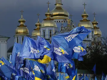 Seguidores del Partido de las Regiones asisten a un acto electoral celebrado en Kiev Seguidores del Partido de las Regiones asisten a un acto electoral celebrado en Kiev
