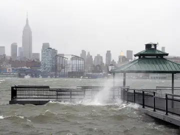 'Sandy' se aproxima al río Hudson 'Sandy' se aproxima al río Hudson