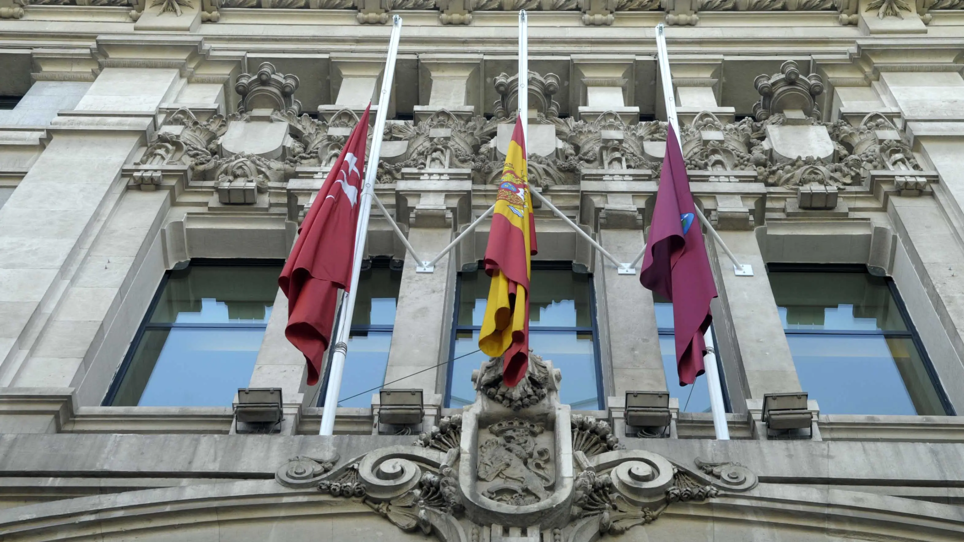 Madrid de luto por la muerte de tres j&oacute;venes en una fiesta en el Madrid Arena
