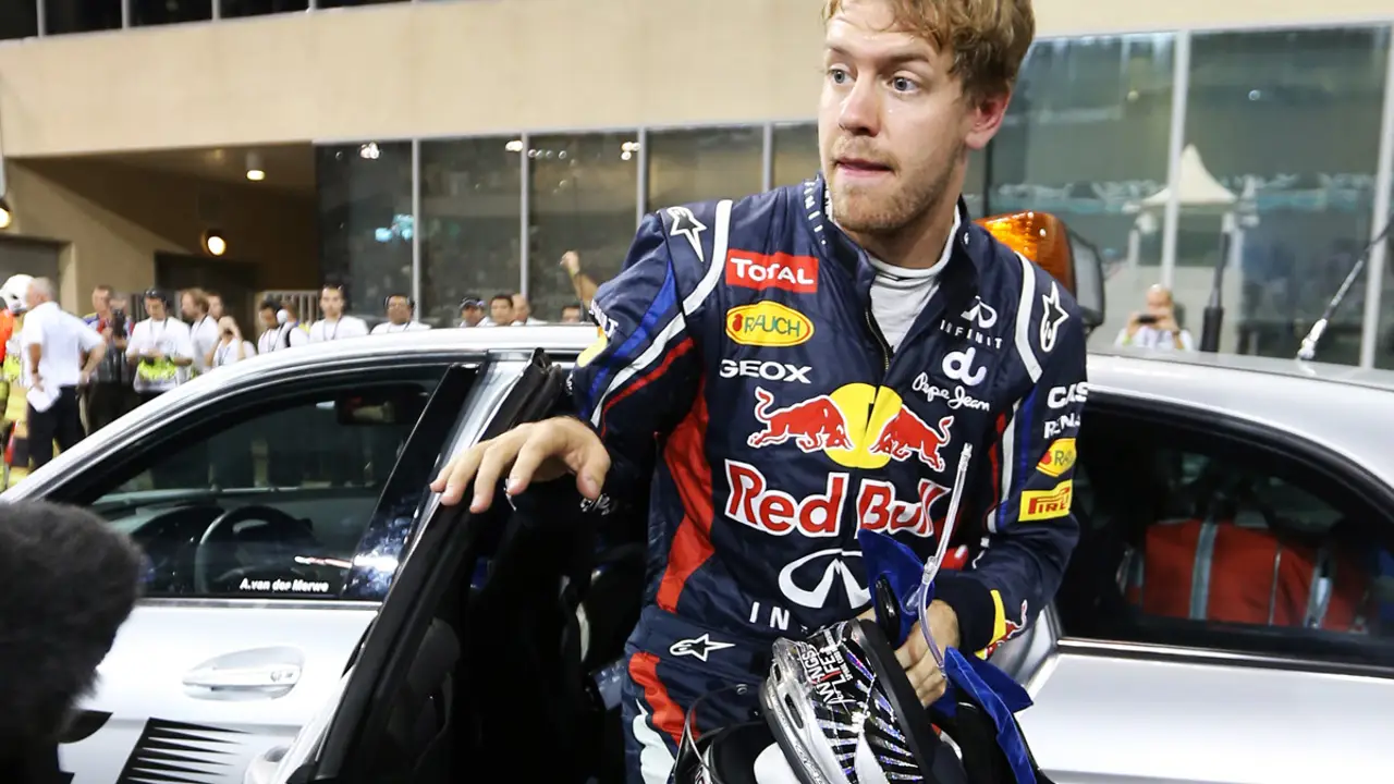 Vettel es sancionado por falta de gasolina y saldrá último