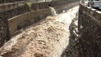 Una tromba de agua provoca desprendimientos, cierre de carreteras y pueblos inundados