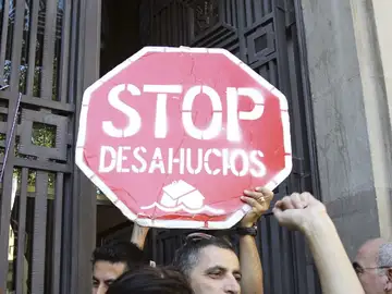 Cartel a favor de parar los desahucios Cartel a favor de parar los desahucios
