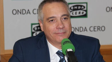 Pere Navarro lamenta la postura de Carme Chacón pero no le pedirá que deje el escaño