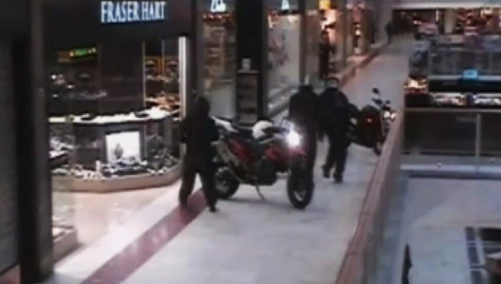 Motos