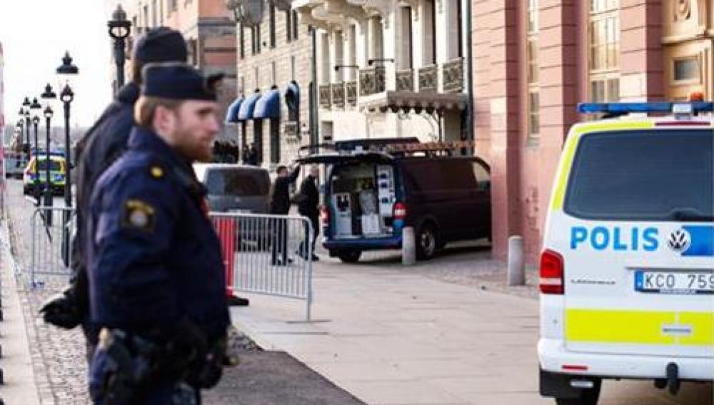 Policías custodian la residencia oficial del primer ministro sueco