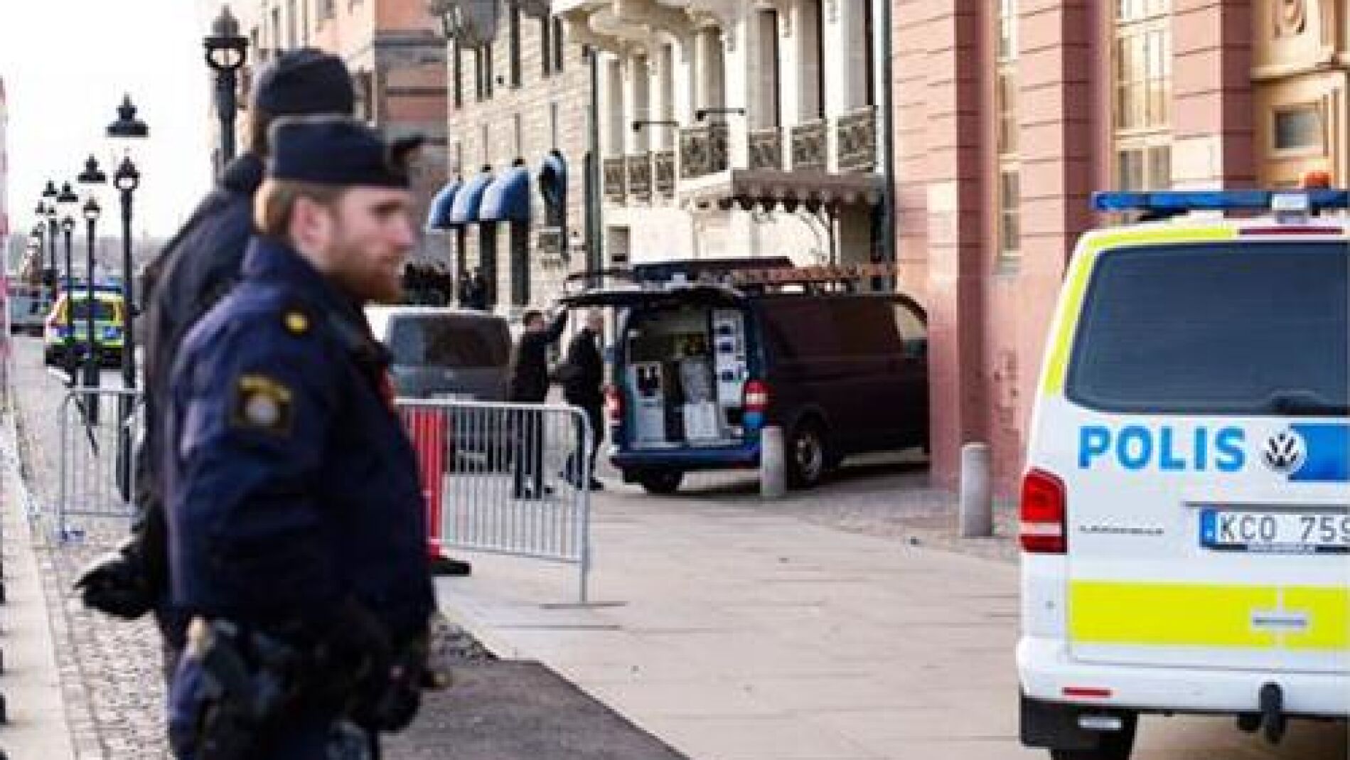 Polic&iacute;as custodian la residencia oficial del primer ministro sueco