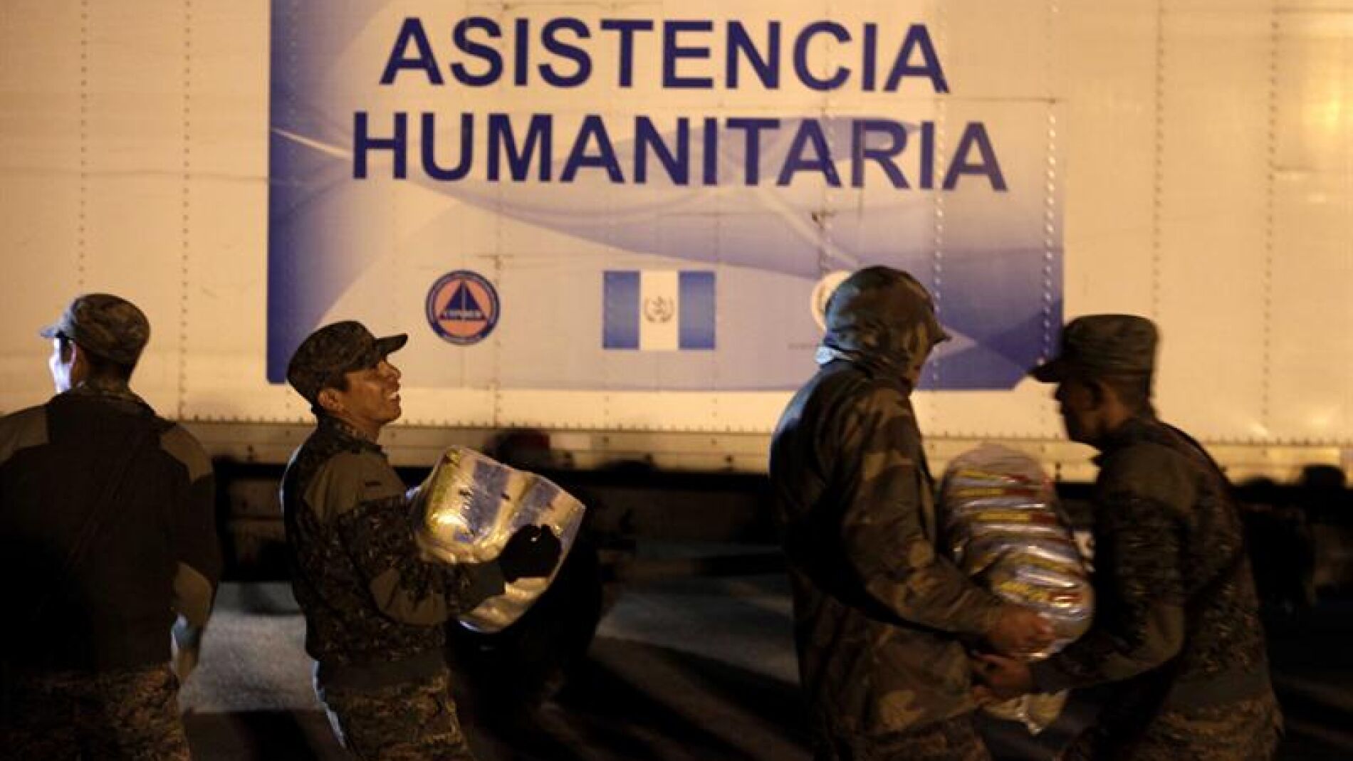 Empiezan a llegar las primeras ayudas humanitarias a Guatemala